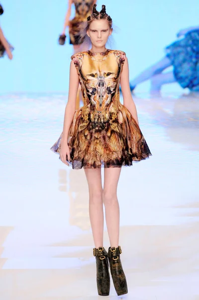 Look 8